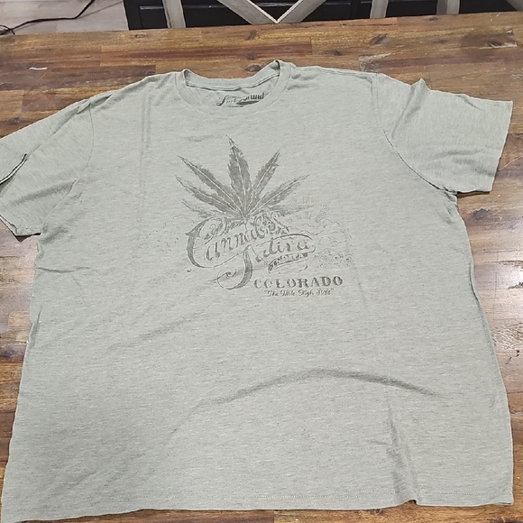 Lucky Brand Olive Graphic Tee - Picture 1 of 3